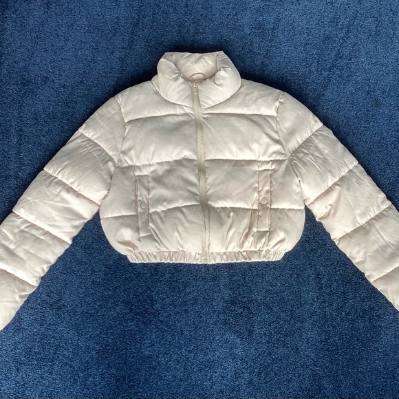 PrettyLittleThing Cream Cropped Puffer Jacket - sz 4 - Picture 2 of 7